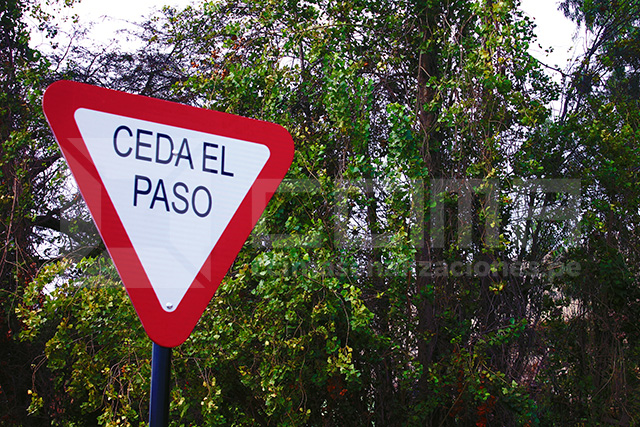 Señal CEDA EL PASO (R-2): ¿Qué es y para qué sirve?